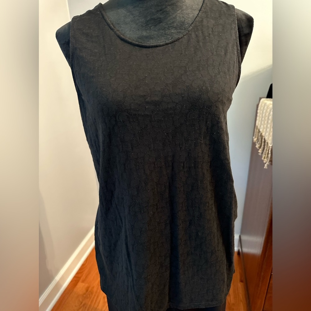 Uniqlo black lace top